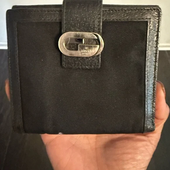 Gucci Black Wallet with Silver Accent - Picture 1 of 10
